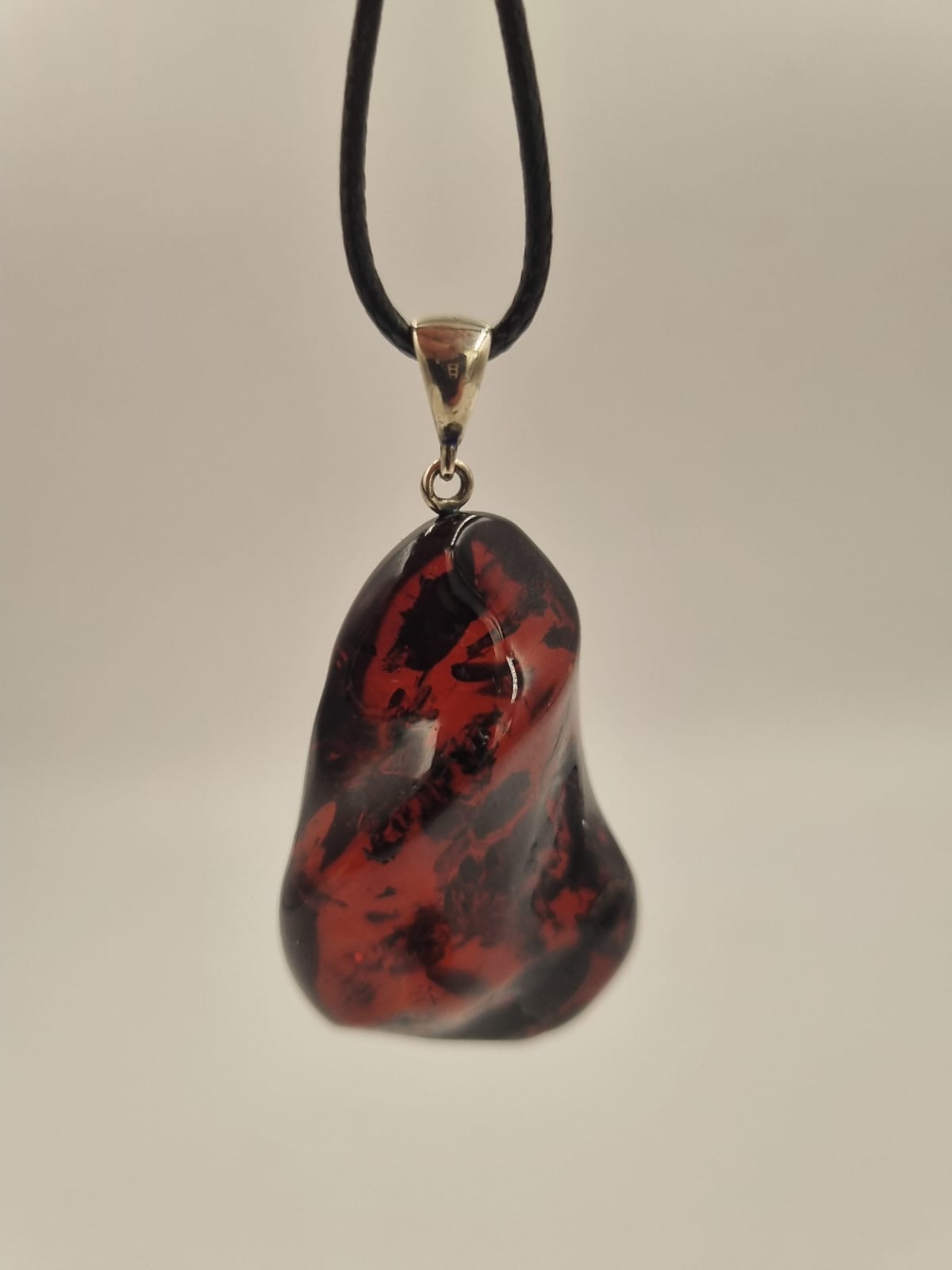 Kehribar Ateş Kolye