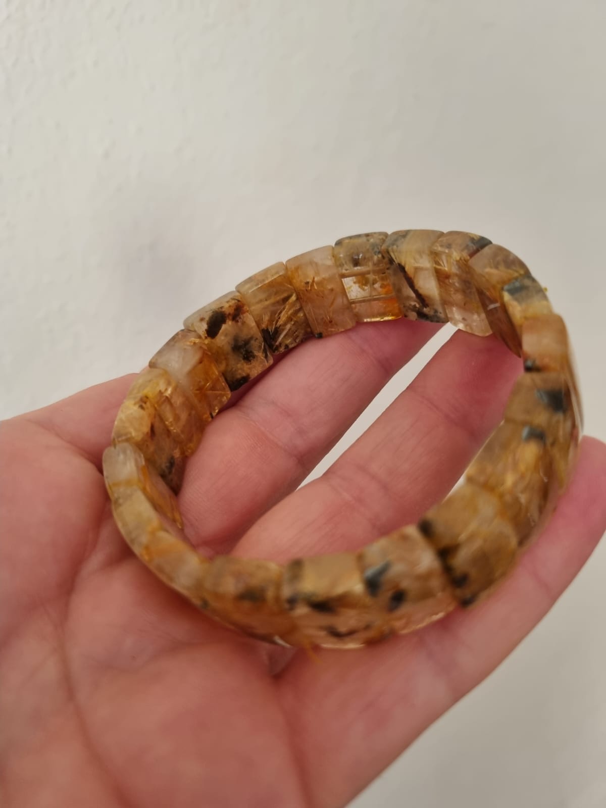 Golden Healer Taşı Bileklik – Özel Kesim Fosillli