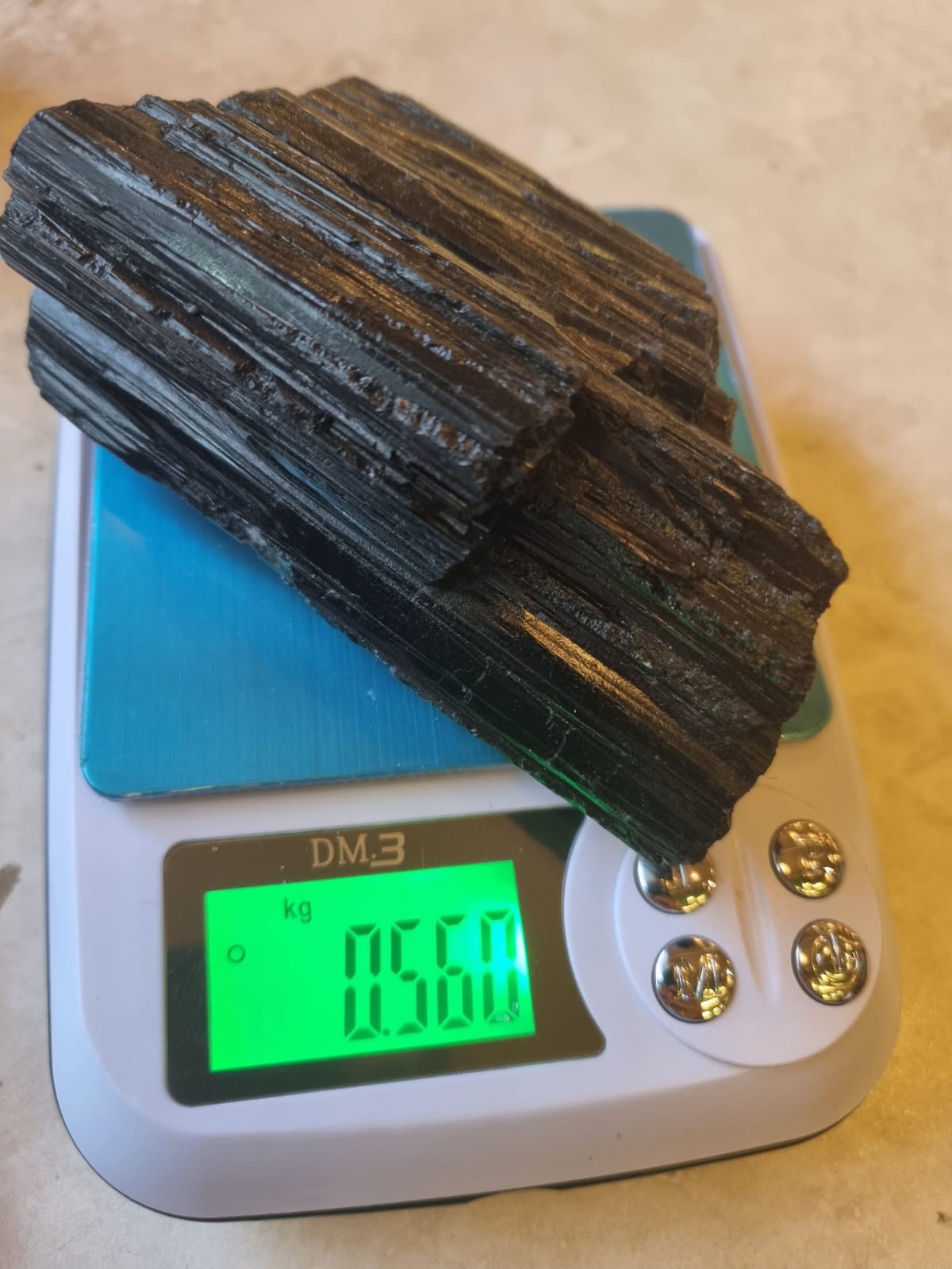 Siyah Turmalin 560gr Ham Taş