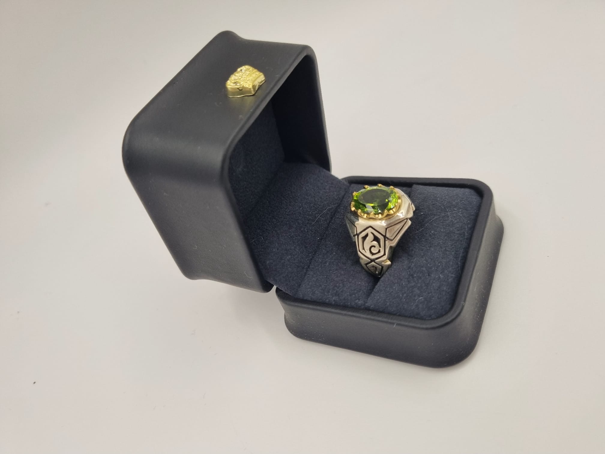 Peridot Özel Tasarım Gümüş Yüzük